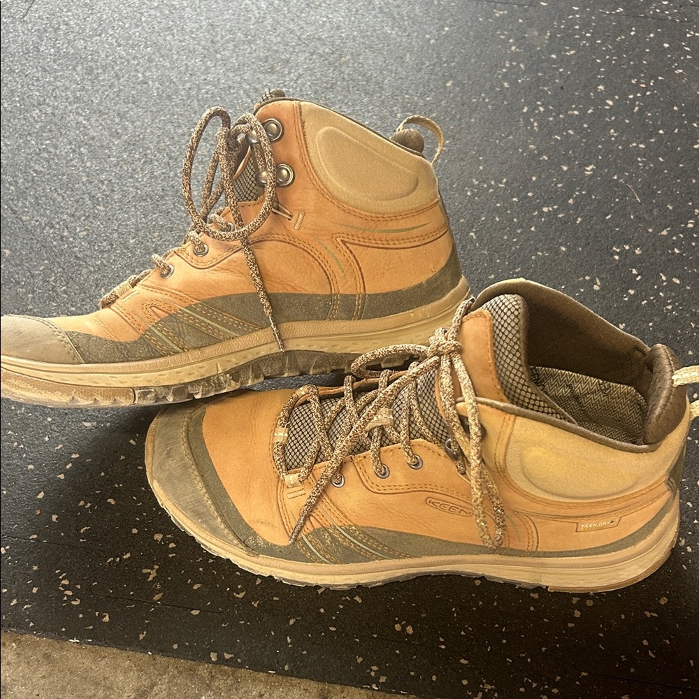 Women's KEEN Tan and Gray Hiking Boots